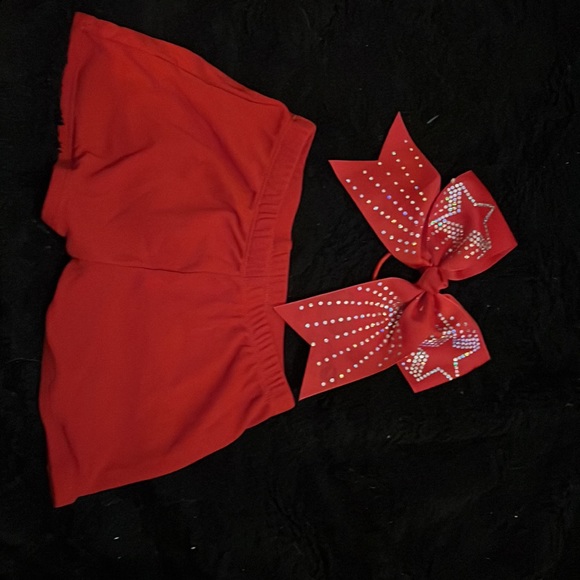 Cheerleading uniform set (white under shirt not included) - Picture 3 of 4